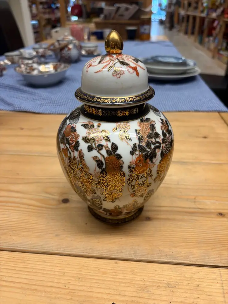 Gemberpot Saji Fine china