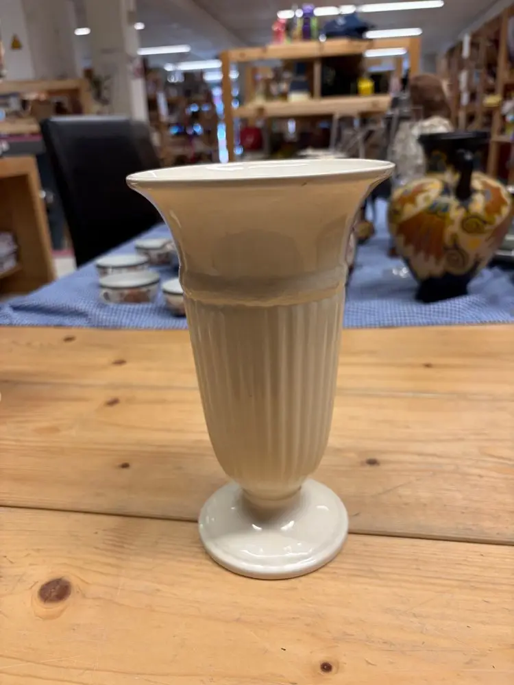 Wedgewood Vaas Crème
