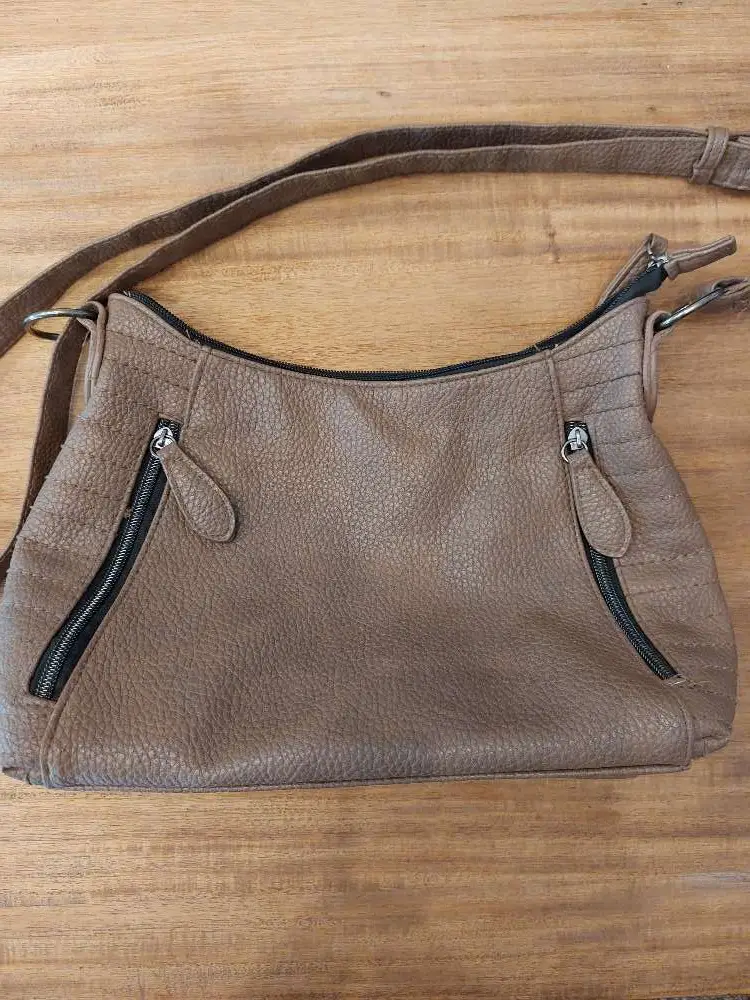 bruine tas